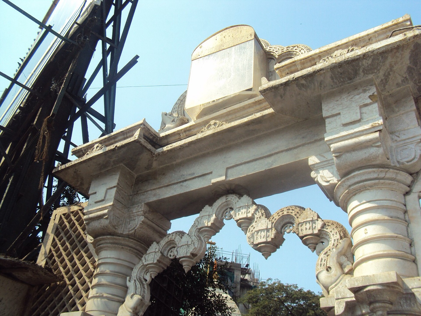Top Temples & Places of Worship in Mumbai
